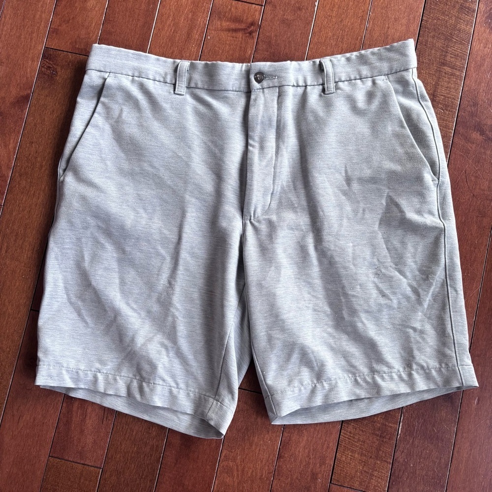 Callaway Light Gray Flat-Front Performance Shorts